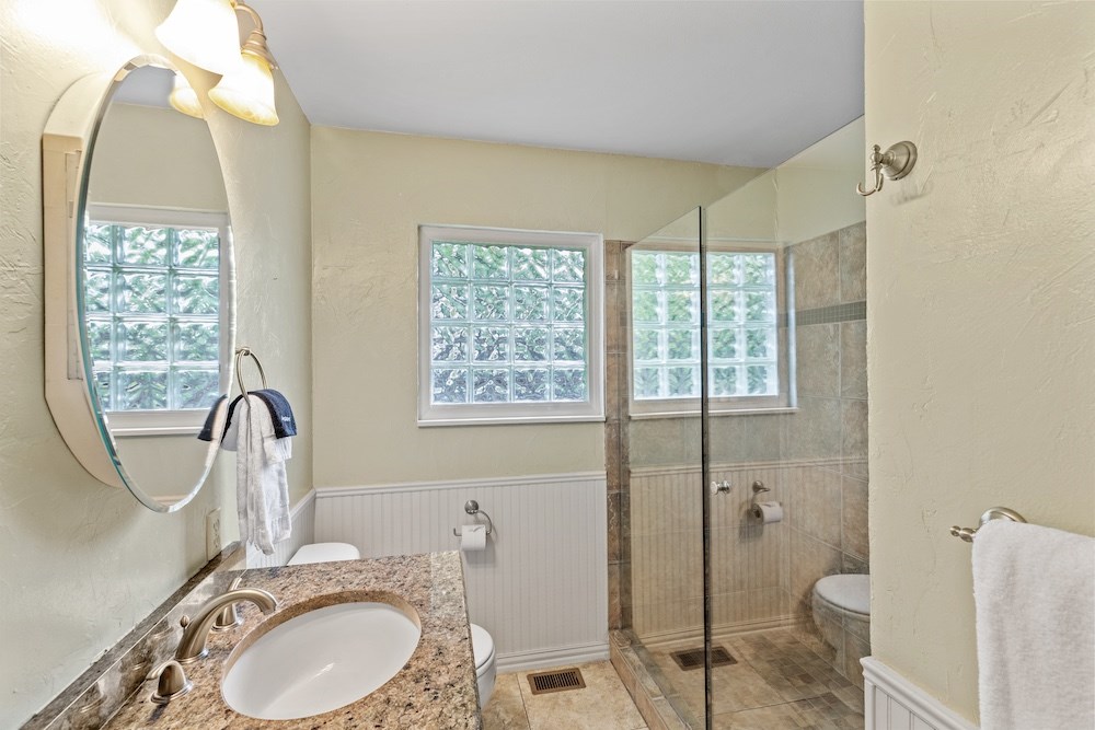 413 W Travis St Property Photo 17