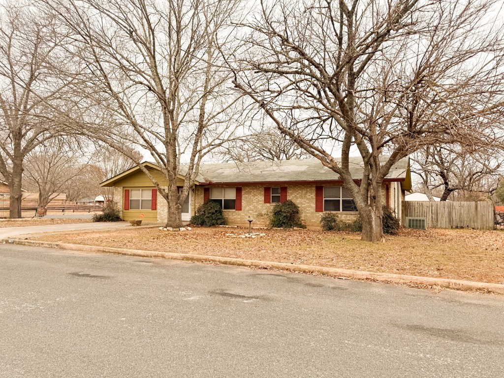 607 N Bowie Property Photo 3