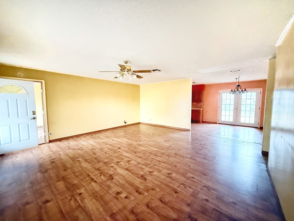 607 N Bowie Property Photo 7