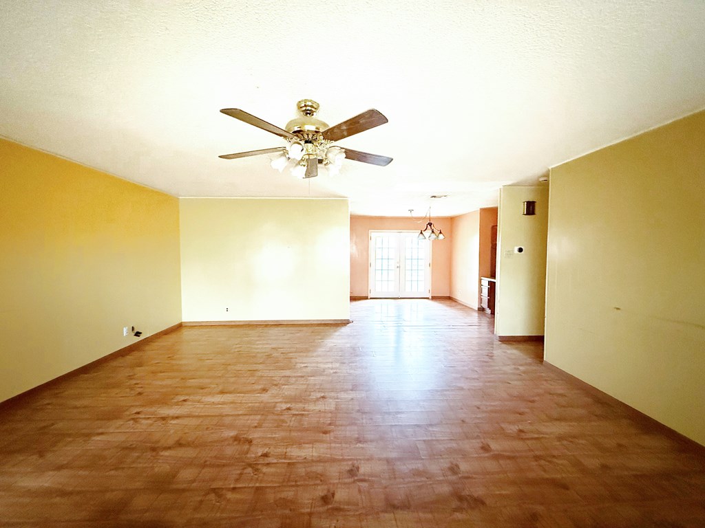607 N Bowie Property Photo 8