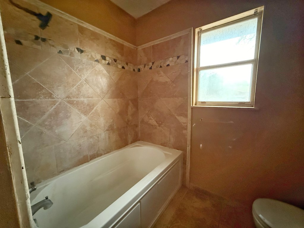 607 N Bowie Property Photo 18