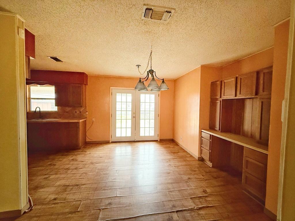607 N Bowie Property Photo 20