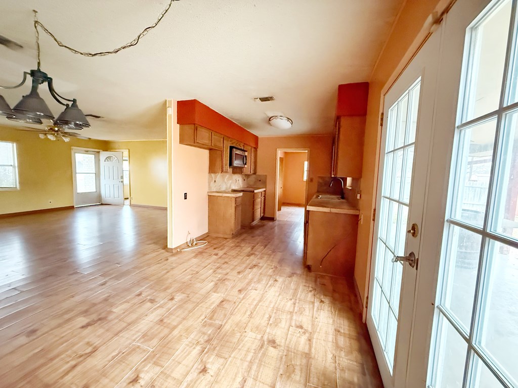 607 N Bowie Property Photo 22
