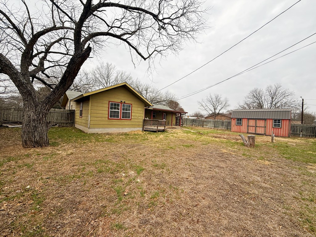 607 N Bowie Property Photo 31