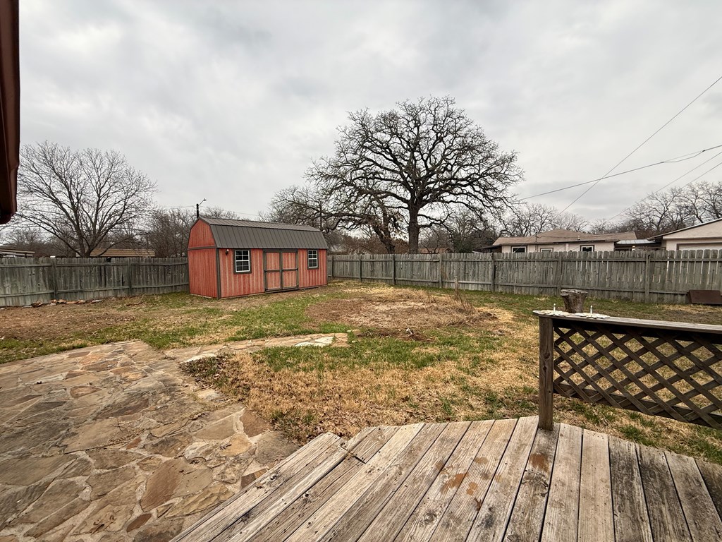 607 N Bowie Property Photo 32