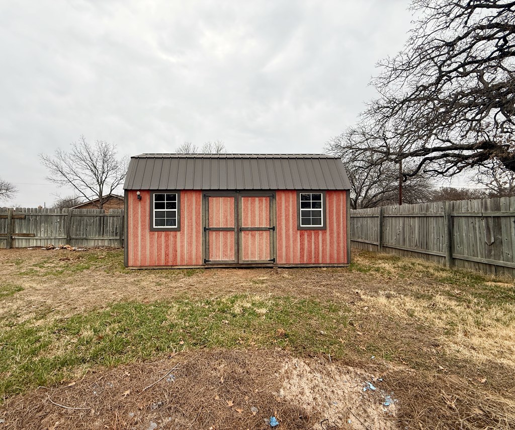 607 N Bowie Property Photo 33