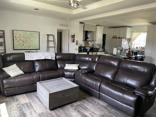 1038 Martin St Property Photo 3
