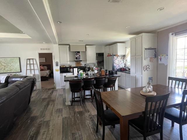 1038 Martin St Property Photo 6