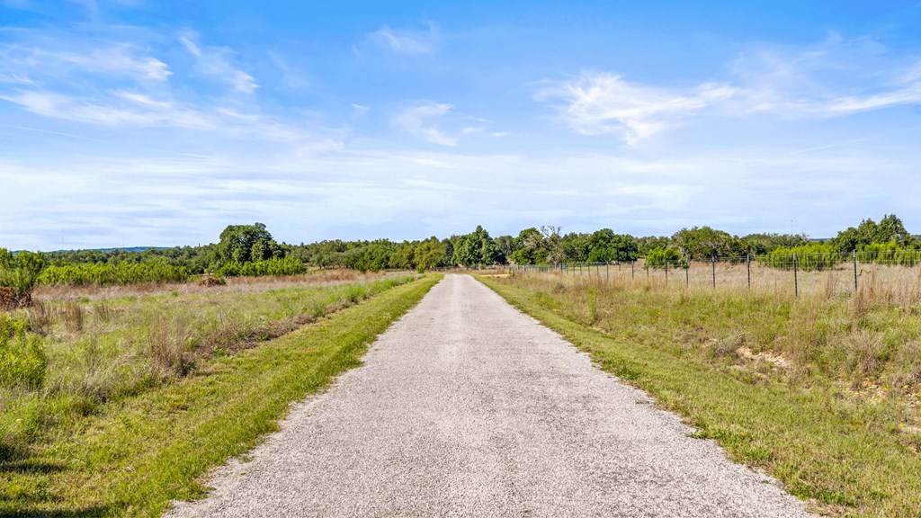 6590 Us Hwy 290 Property Photo 10