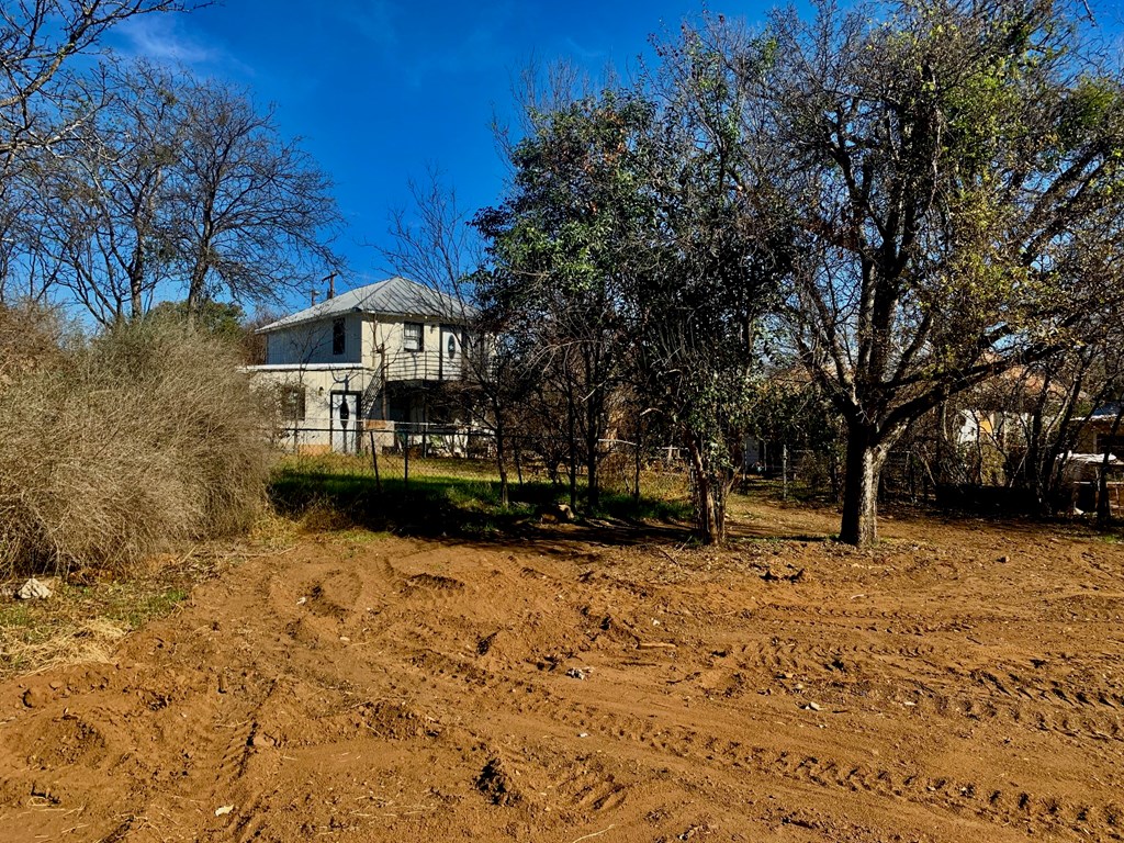 1103 Property Photo 6