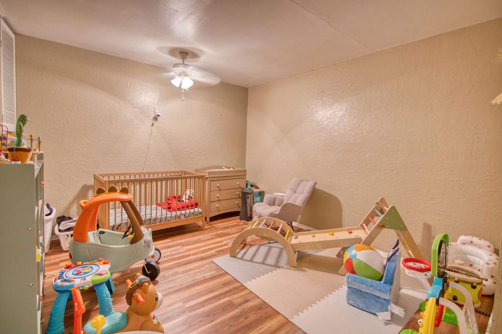 325 E Rainey Property Photo 31