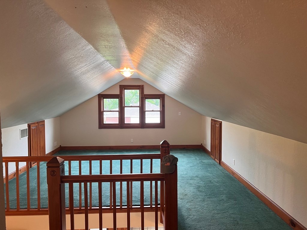211 W Hackberry St Property Photo 10
