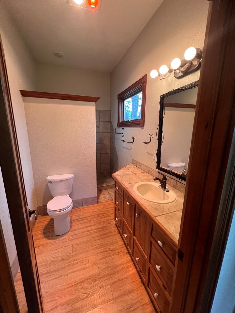 211 W Hackberry St Property Photo 15