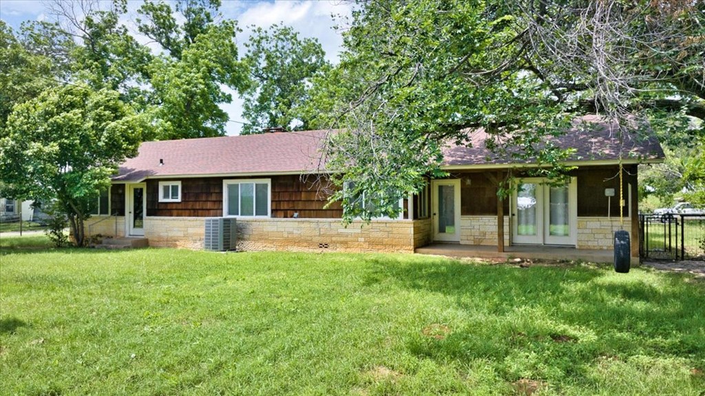 931 Doole St Property Photo 12