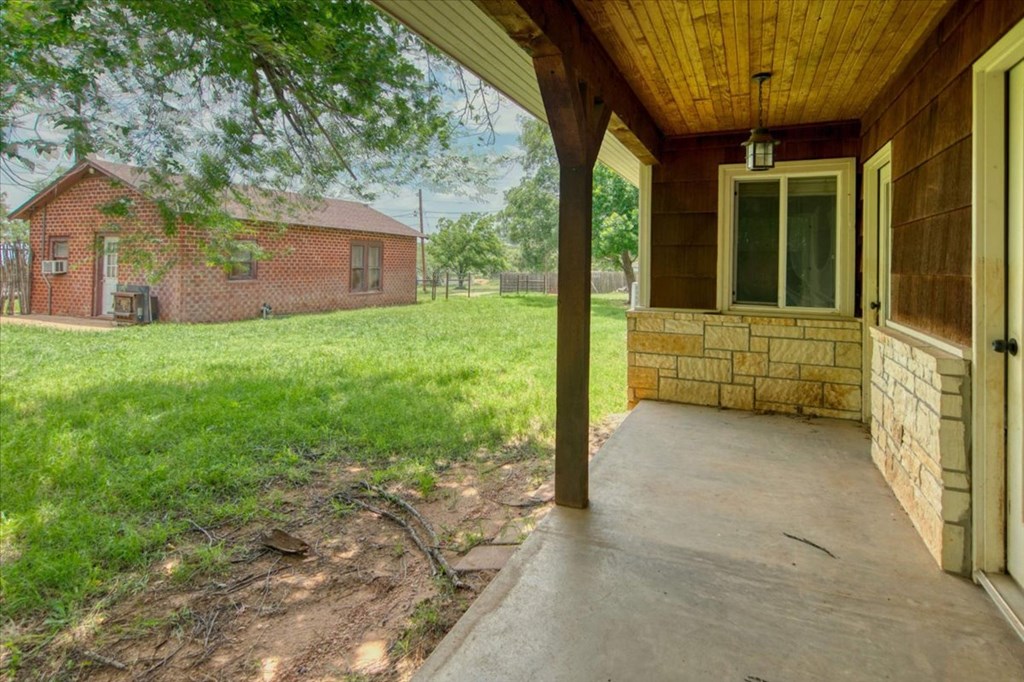 931 Doole St Property Photo 14