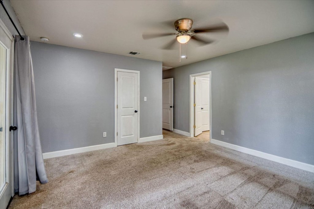 931 Doole St Property Photo 31