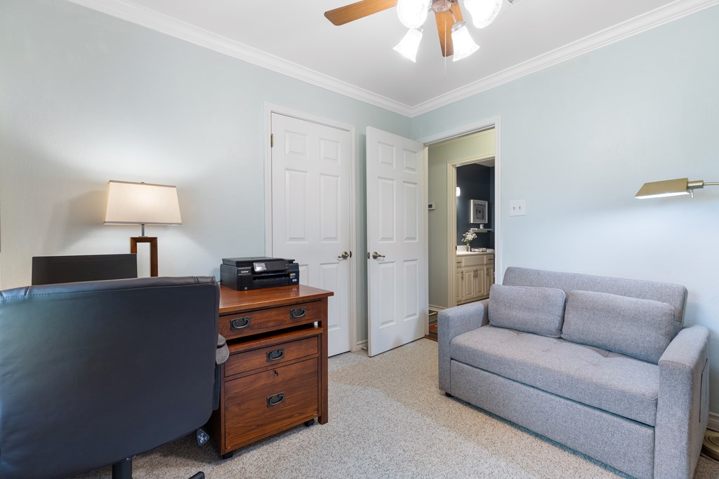 1003 Avenue A Property Photo 11