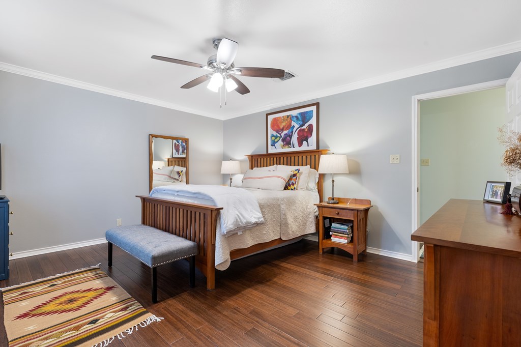 1003 Avenue A Property Photo 17