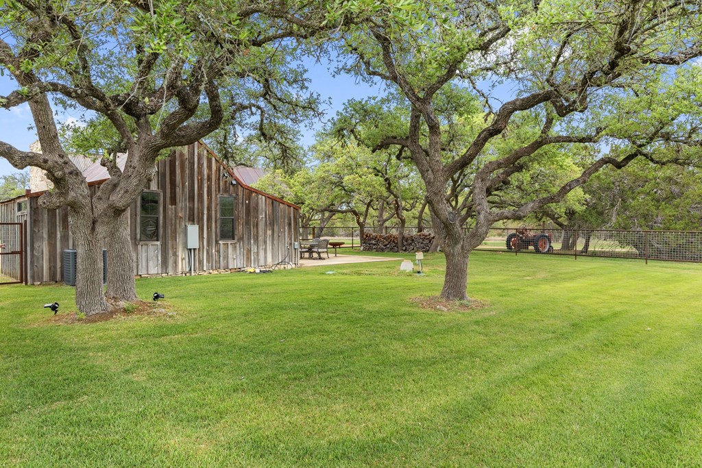 7503 E Us Hwy 290 Property Photo 20