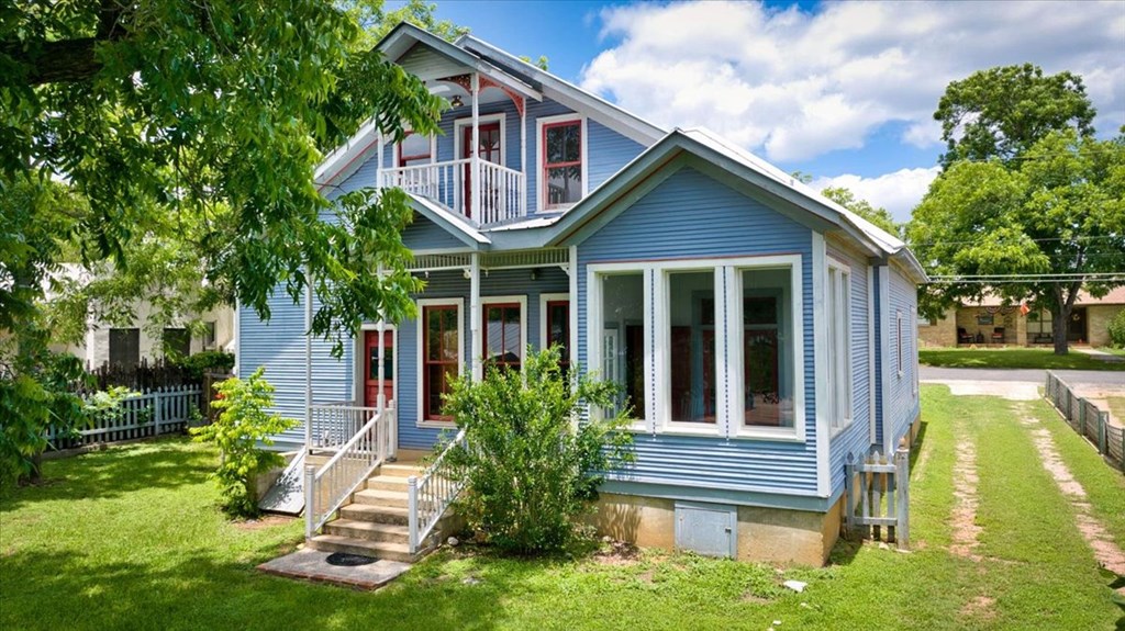 631 Westmoreland St Property Photo 3