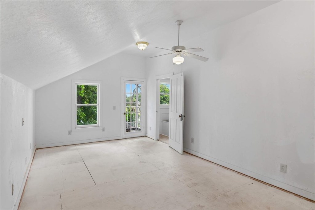 631 Westmoreland St Property Photo 27