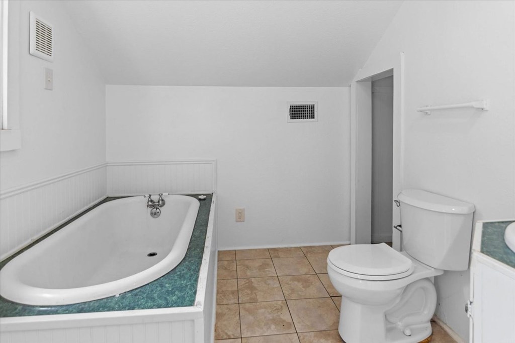 631 Westmoreland St Property Photo 29