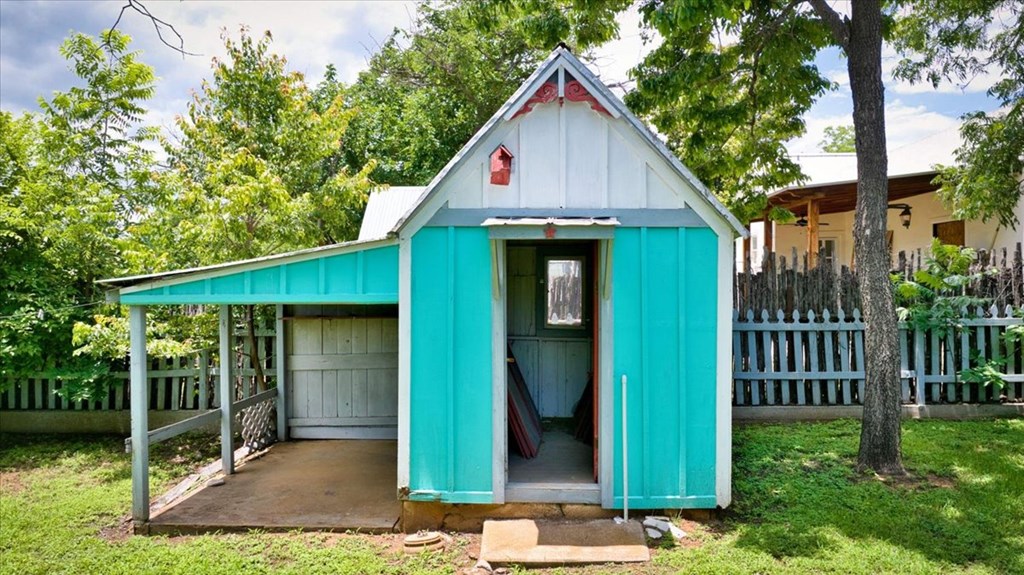 631 Westmoreland St Property Photo 31