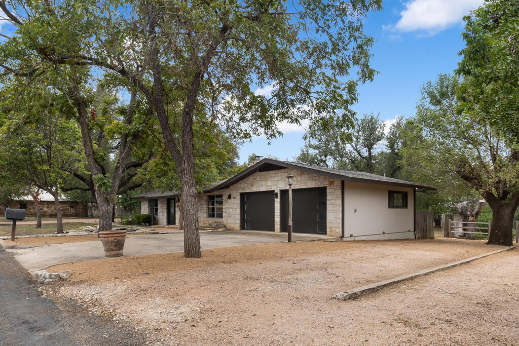 202 Bluebonnet Property Photo 6