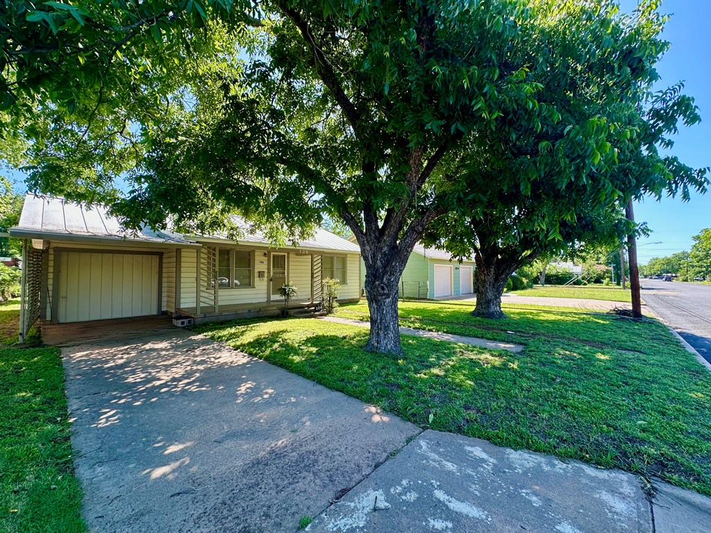 106 W Burbank St Property Photo 2