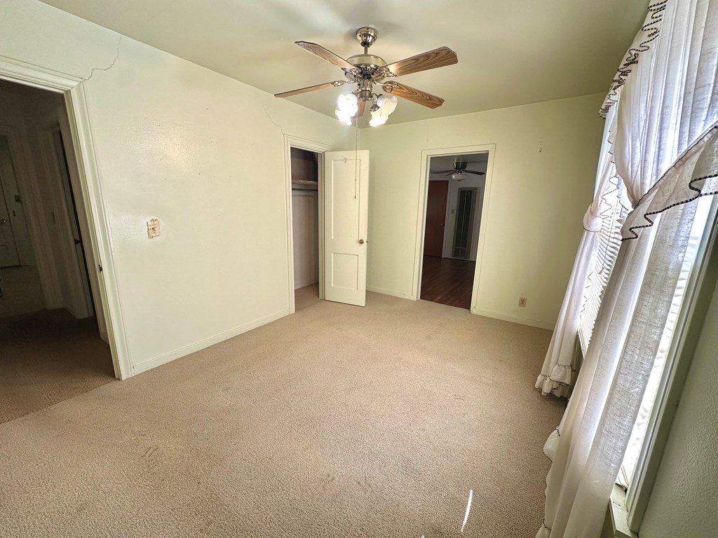 106 W Burbank St Property Photo 10