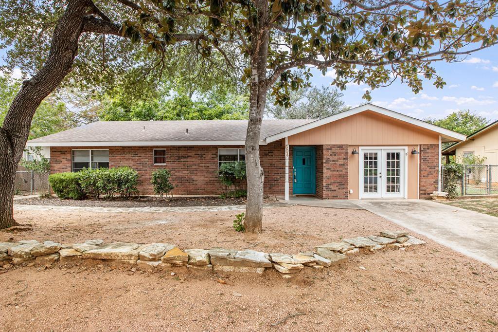 604 N Bowie Property Photo 1