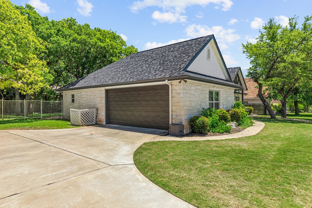 138 Stone Canyon Property Photo 3