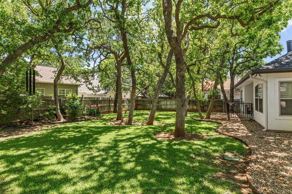 138 Stone Canyon Property Photo 4