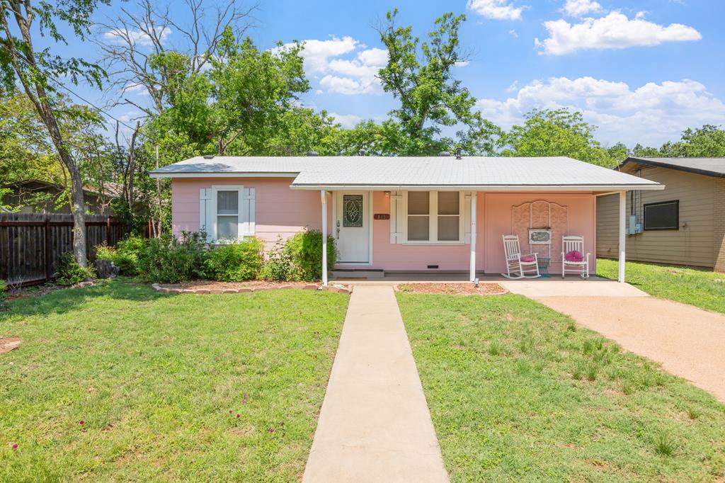 812 W Austin St Property Photo