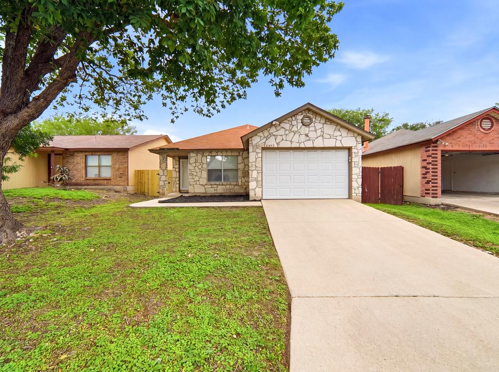 6827 Celes Meadow Dr Property Photo 1