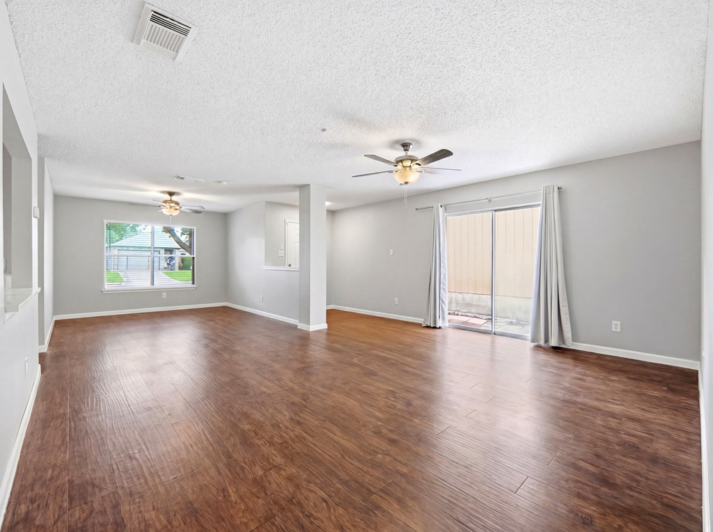 6827 Celes Meadow Dr Property Photo 3