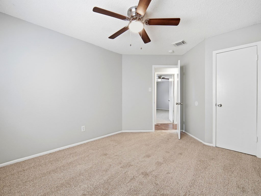6827 Celes Meadow Dr Property Photo 18