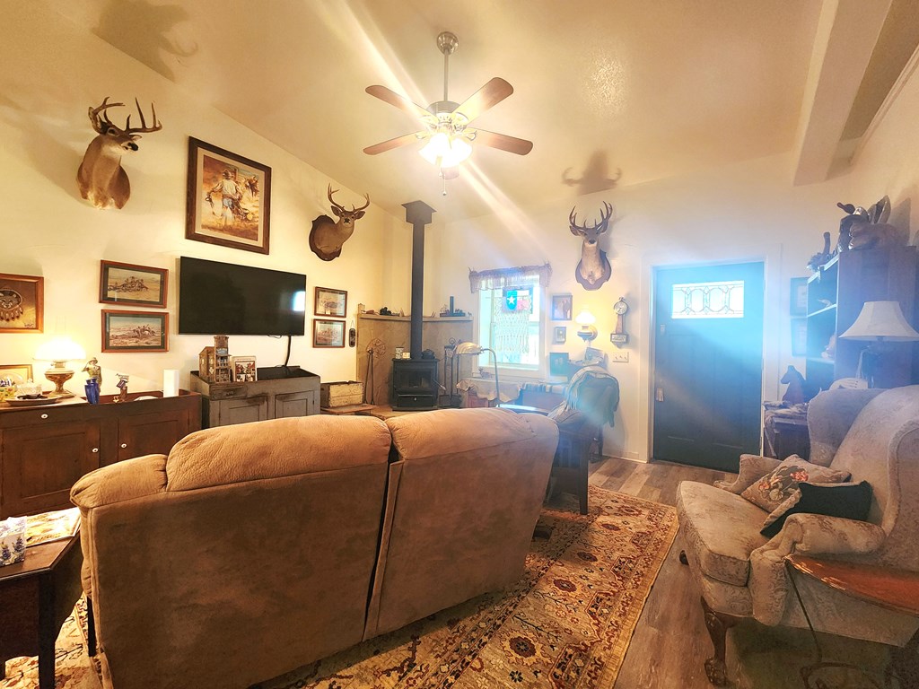 218 E County Rd 409 Property Photo 15