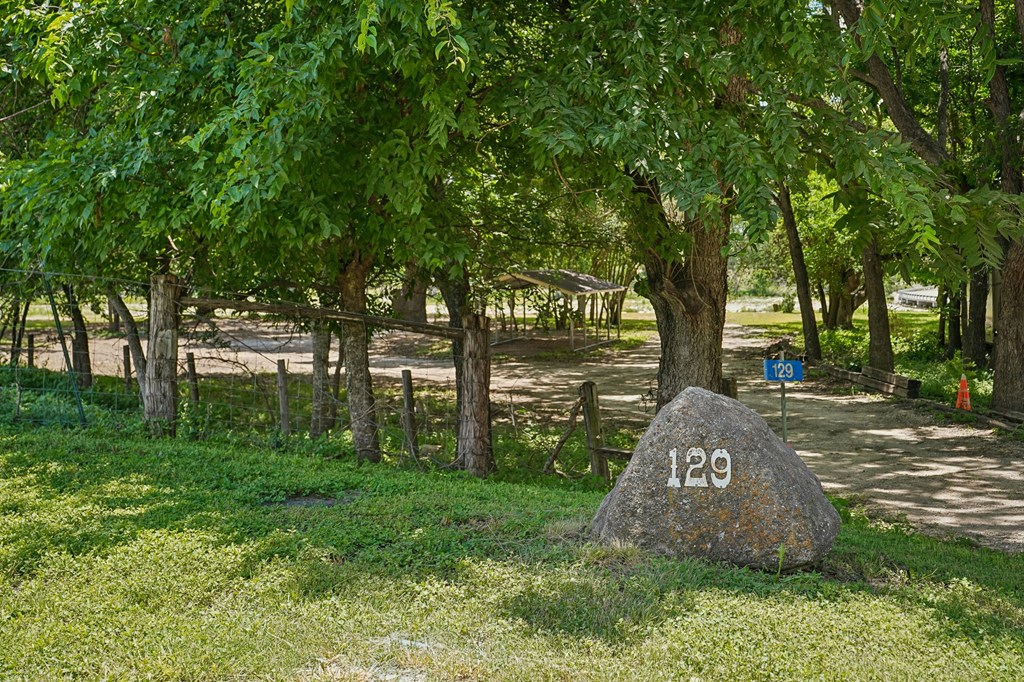 129 Old Ingram Loop Property Photo 20