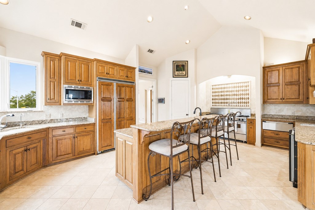 107 Deerwood Property Photo 10