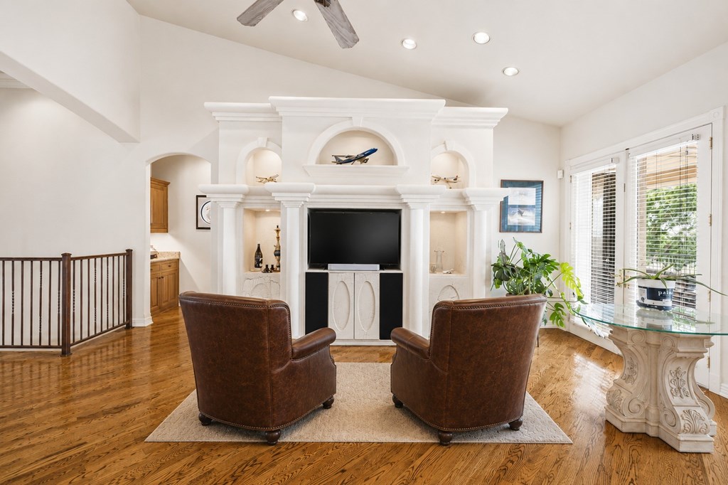 107 Deerwood Property Photo 14
