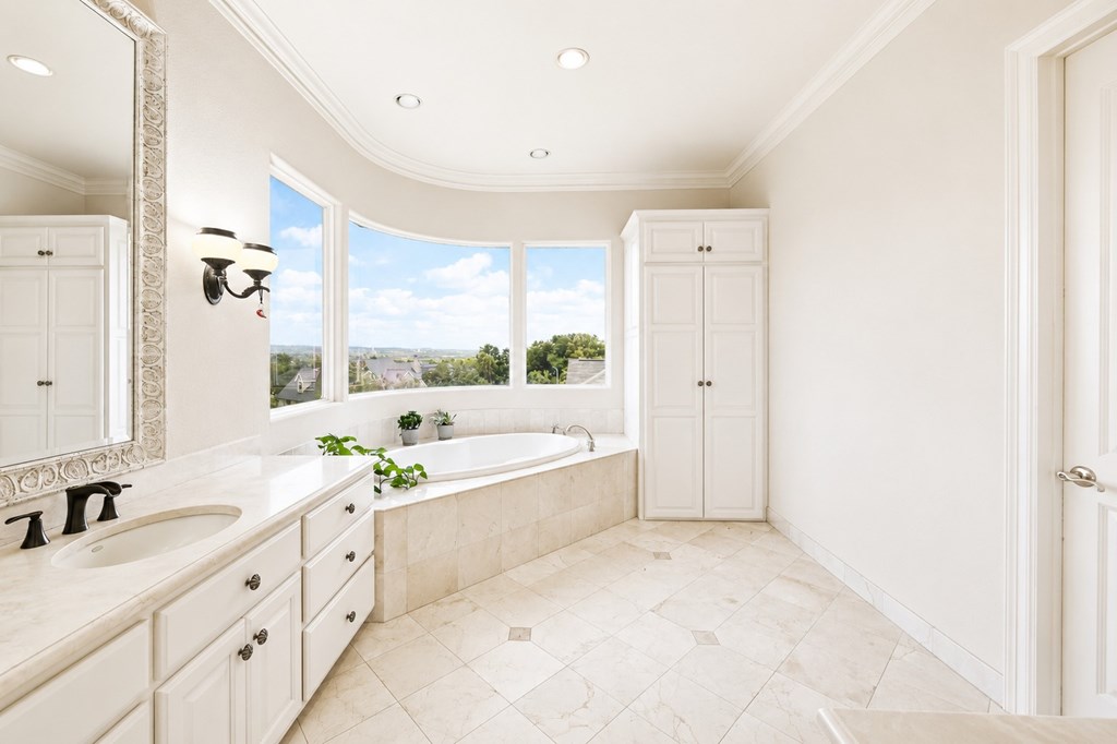107 Deerwood Property Photo 18