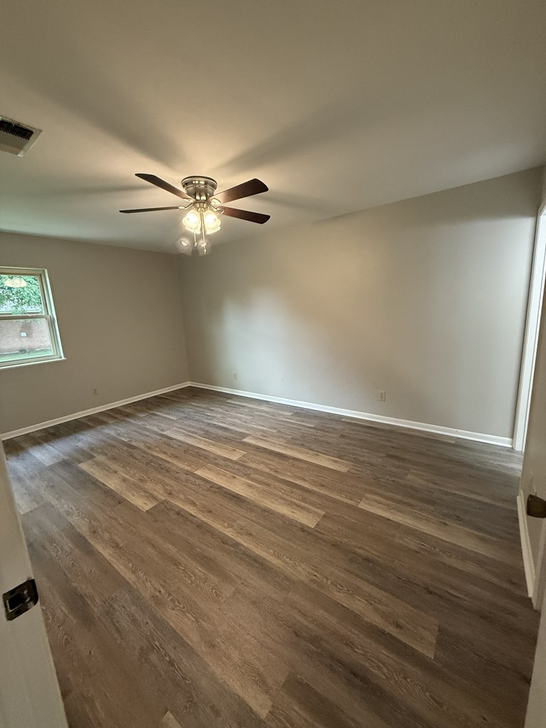 1407 N Crockett St Property Photo 5