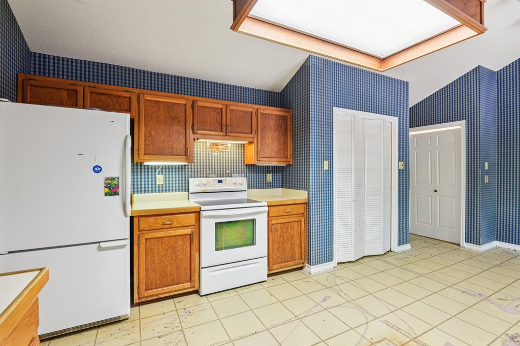1310 N Warbler Dr. Property Photo 7