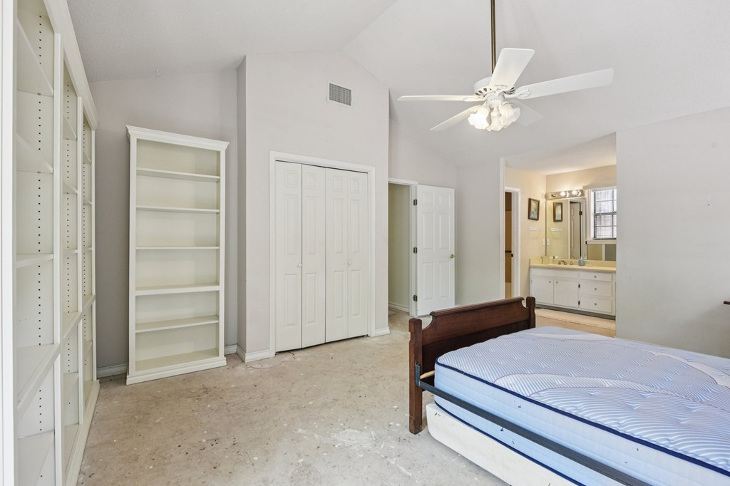 1310 N Warbler Dr. Property Photo 9