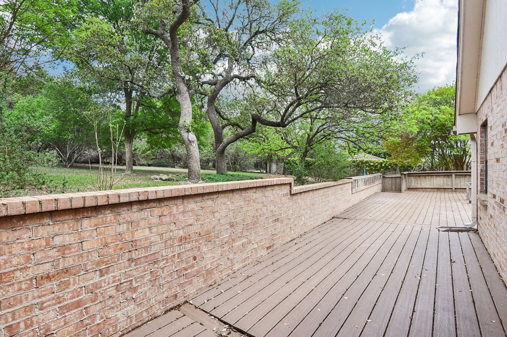1310 N Warbler Dr. Property Photo 17