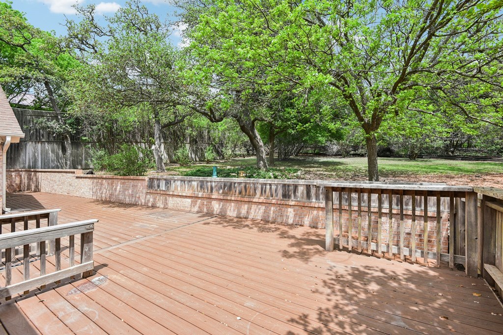 1310 N Warbler Dr. Property Photo 18
