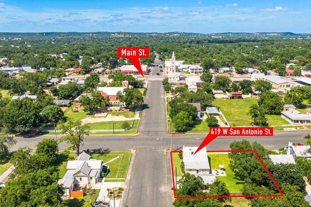 419 W San Antonio St Property Photo 46