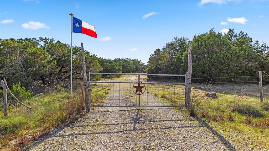 2880 Fm 165 Property Photo 1