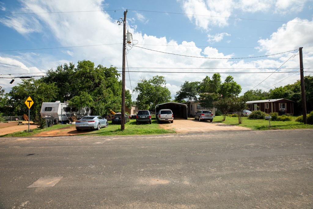 613 Mustang St Property Photo 12